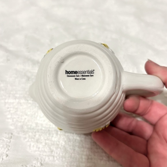 Home Essentials Bumble Bee Ceramic Sugar and Creamer Set - Picture 12 of 16